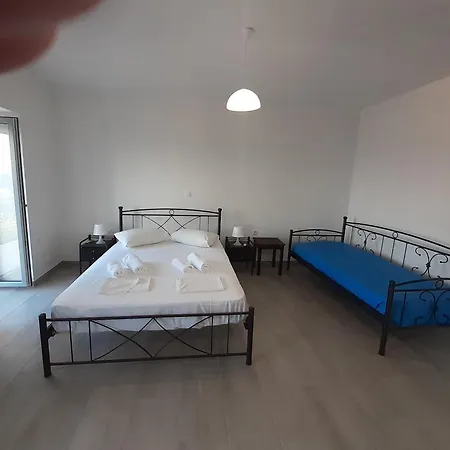Angira - Apartament Koróni