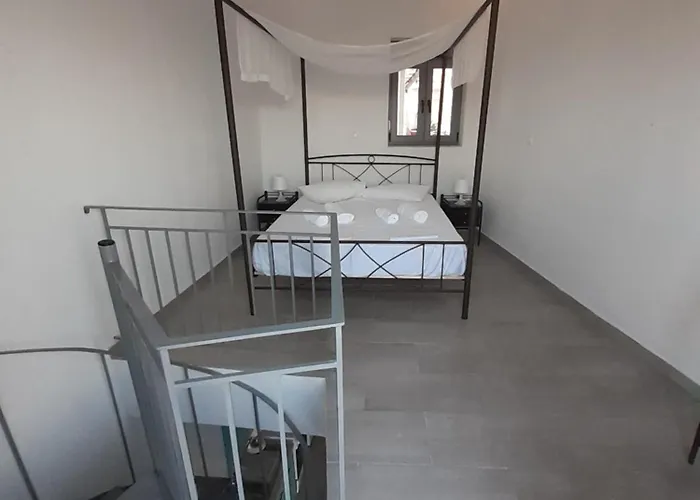 Angira - * Koroni (Messinia)